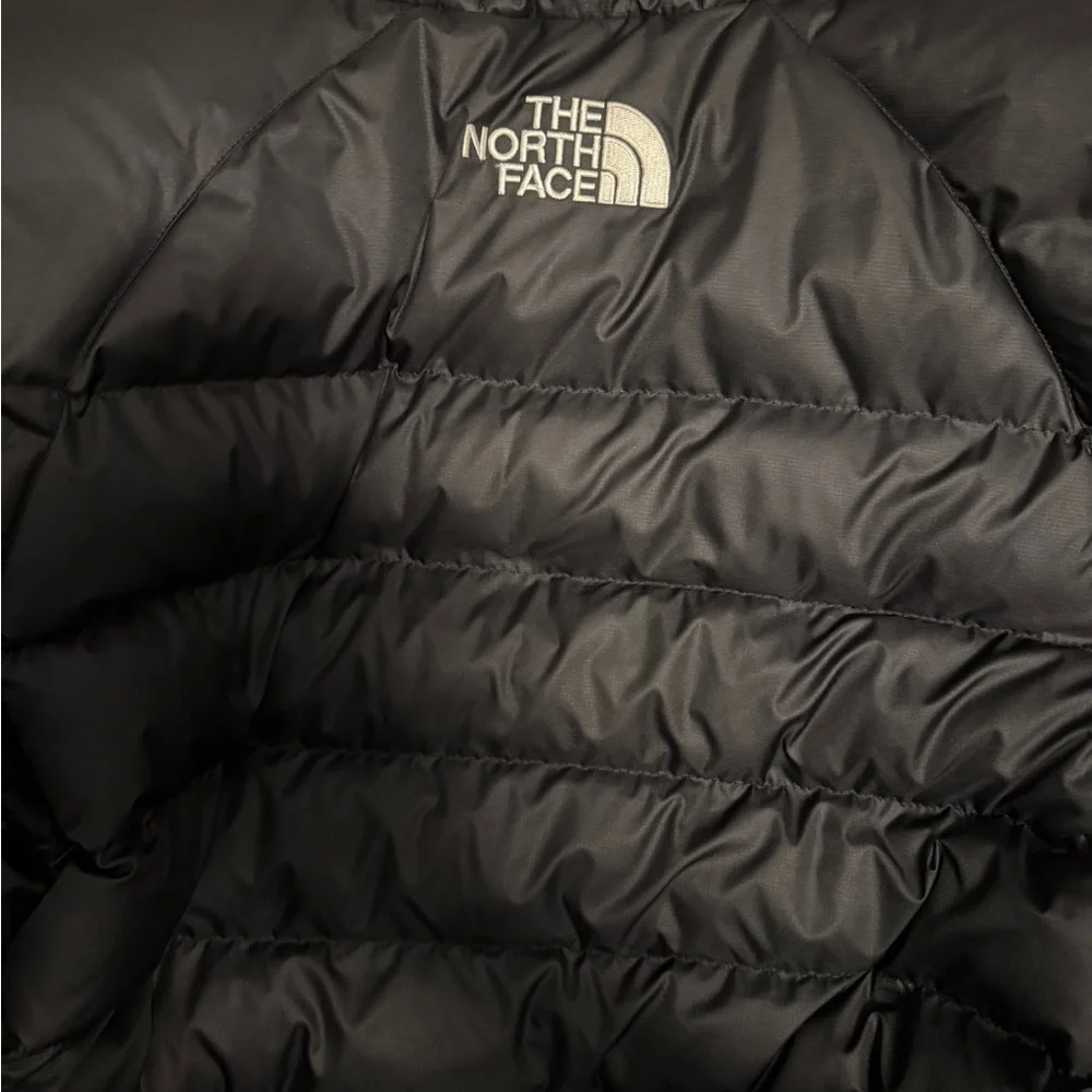 The north face Phlego synthetic insulated jacket in size medium